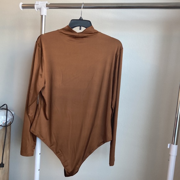 3X Brown bodysuit by Macy’s - Picture 2 of 3